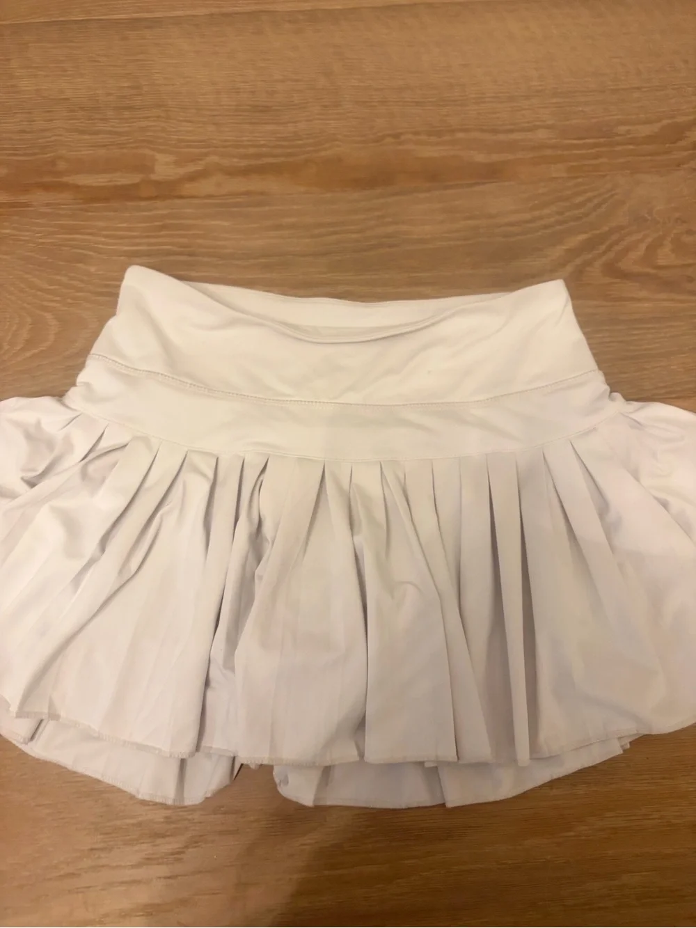 Whitr gold hinge skirt - Picture 3 of 4